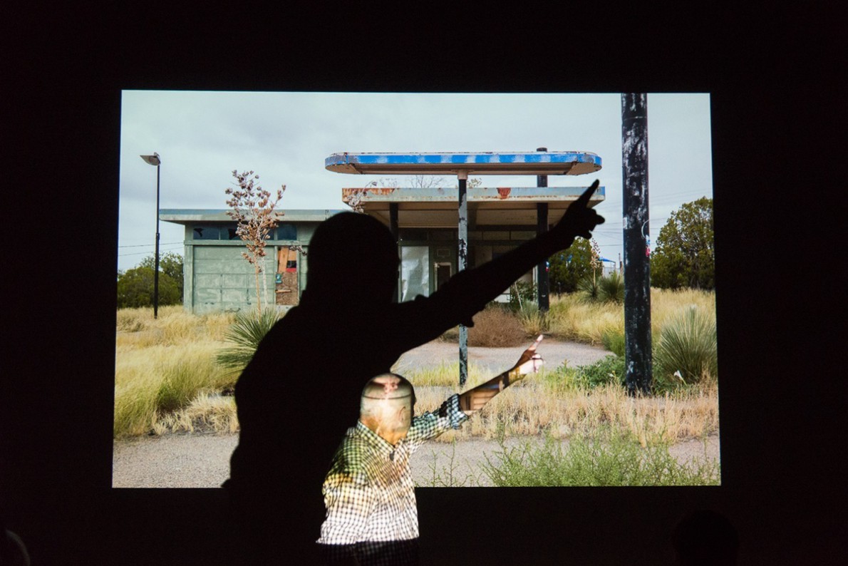 Sam Abell critiquing Frank Richards' photo